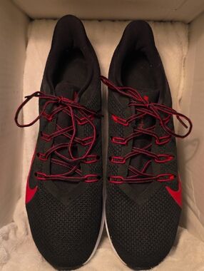 Nike Men's Black and Red Running Shoes